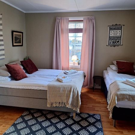 Privat Leilighet Pa Gard Med Badstue Og Nordlys 나르비크 외부 사진