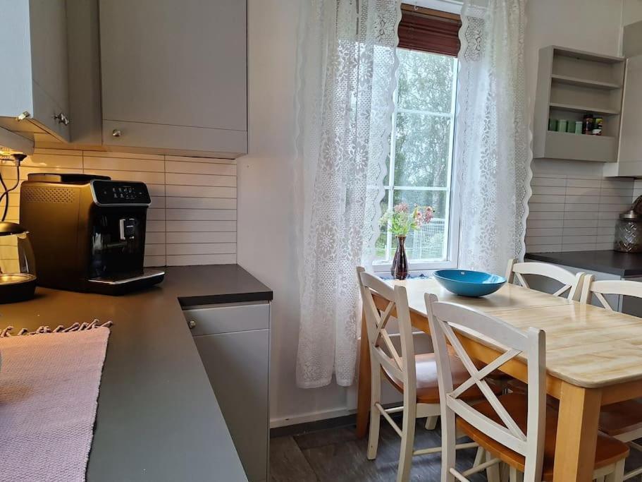 Privat Leilighet Pa Gard Med Badstue Og Nordlys 나르비크 외부 사진